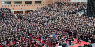 Cantare amantis est: secondo viaggio nella coralità diretto da Riccardo Muti